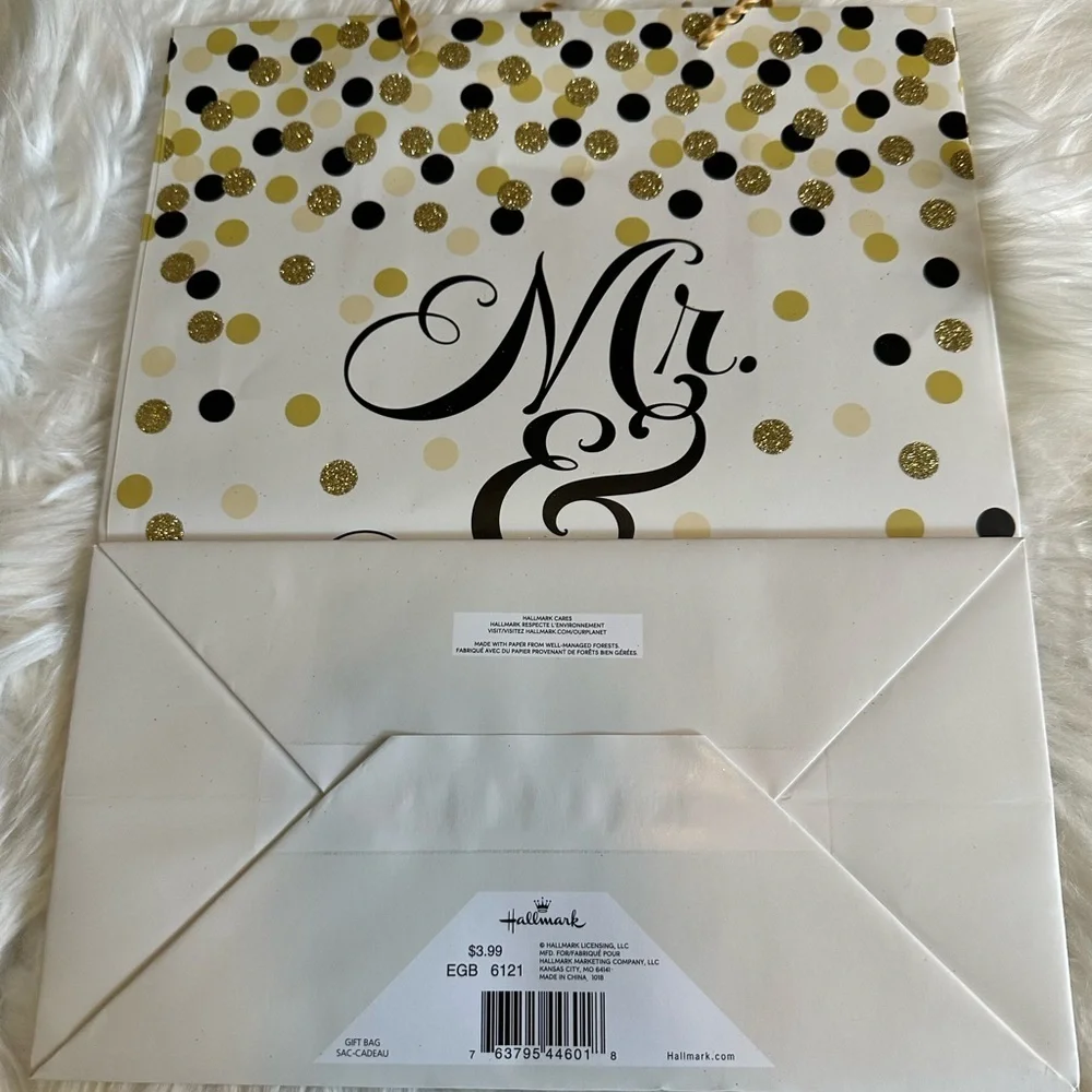 🩵5/$8 Mr. & Mrs. Polka Dot Gift Bag